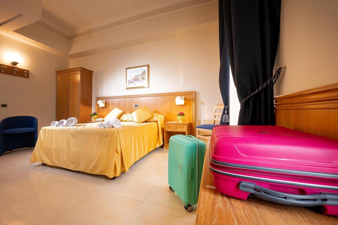 Hotel Sabbie D'Oro Giardini Naxos Luaran gambar