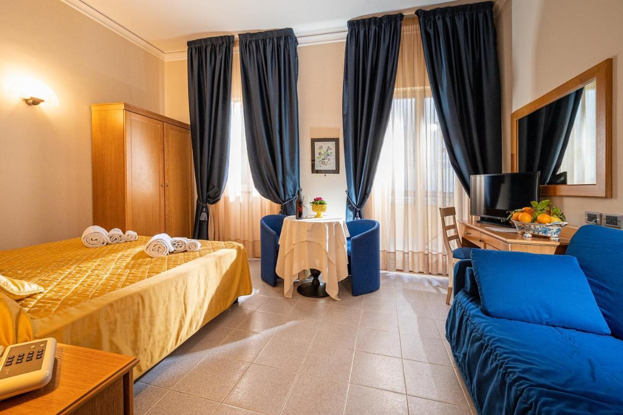 Hotel Sabbie D'Oro Giardini Naxos Luaran gambar
