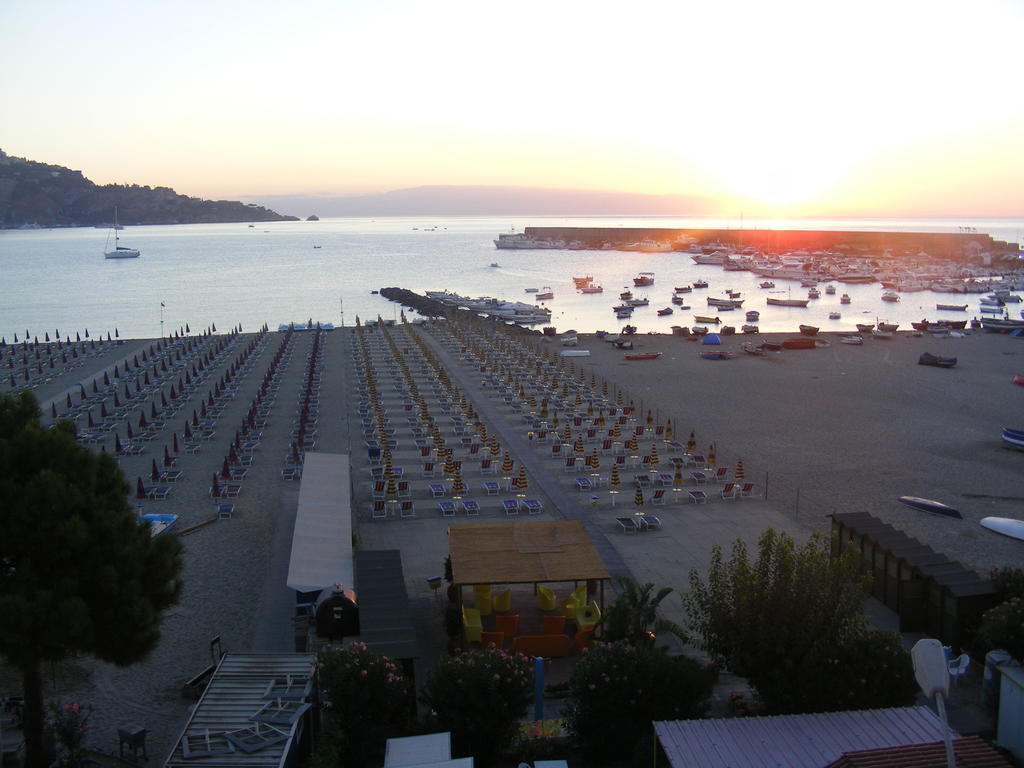 Hotel Sabbie D'Oro Giardini Naxos Luaran gambar